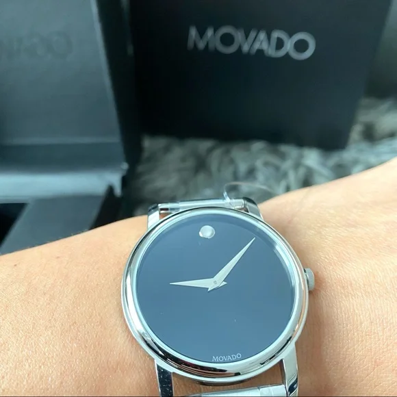 NWT authentic Movado watch - Picture 8 of 8